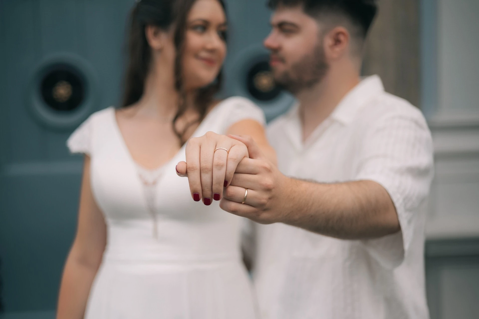 Detail svatebního prstýnku – svatební fotograf Dobruška